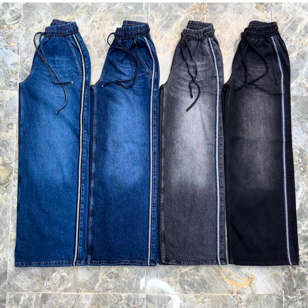 Jean with tiny side stripe